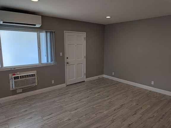 2nd image of 20326 Cohasset St