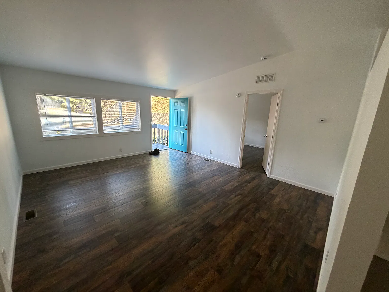 3 bed, 1093 sqft, $1,675 — Photo 3