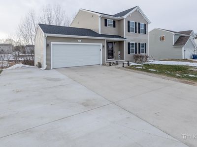 461 Oak Hill Ct, Middleville, MI, 49333