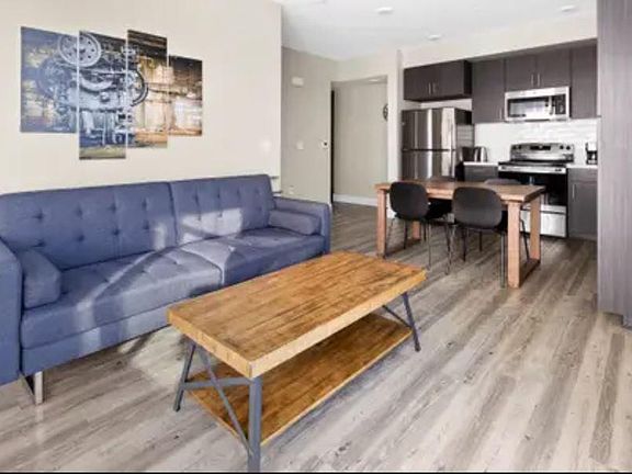 5th image of 419 W Cedar St #402