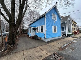 13 Estes St, Ipswich, MA 01938