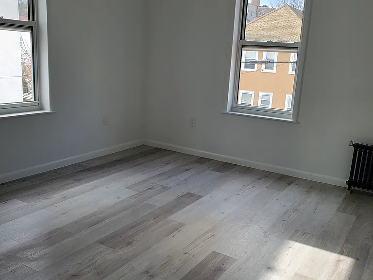 2304 E 22nd St #2 — Photo 6