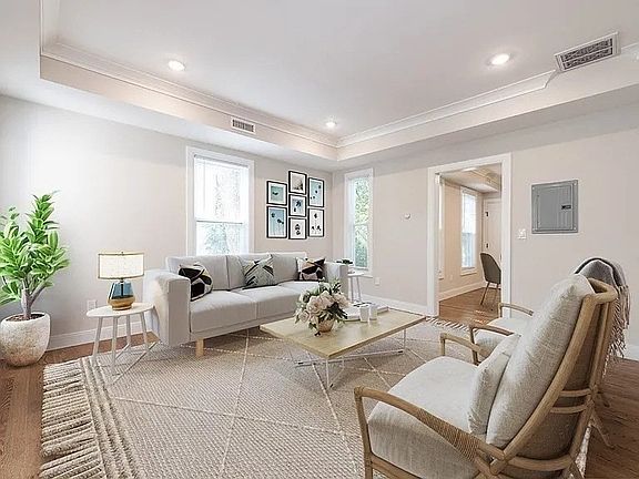 5th image of 49 Alpine St Floor 2