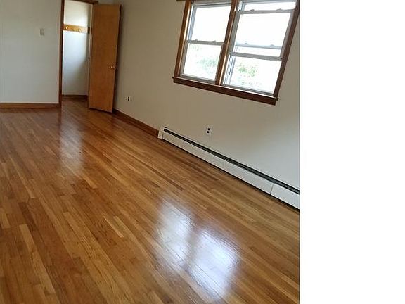 4th image of 67 Woodward Ave #2