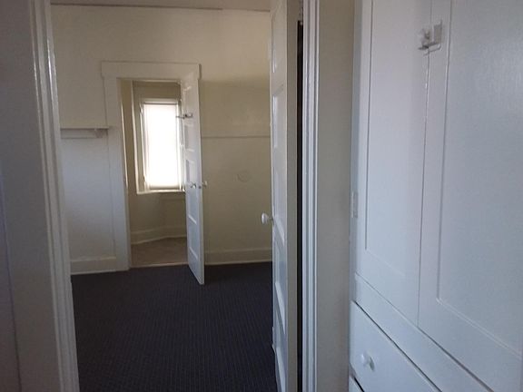 4th image of 1094 Steuben St #A