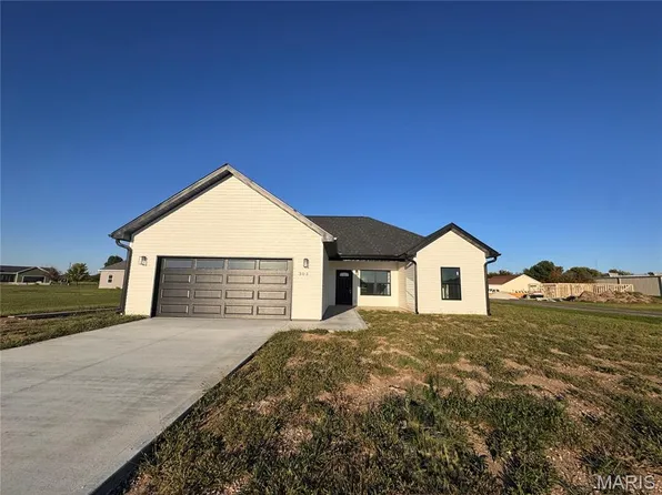 303 Redbud Rd, Vandalia, MO 63382