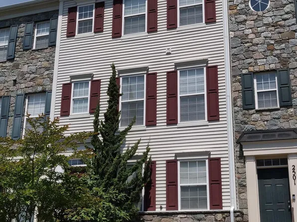 2503 Basin View Ln, Woodbridge, VA 22191