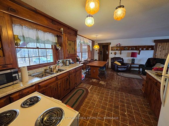 3rd image of 608 Cedarstone Rd