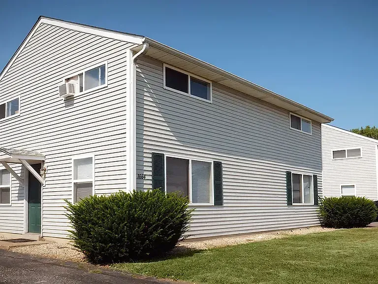 The Row Apartments — Photo 20