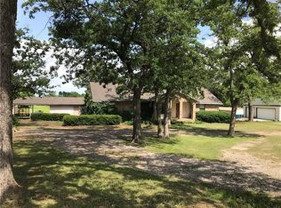716 Barnes Ave, Cleburne, TX 76031