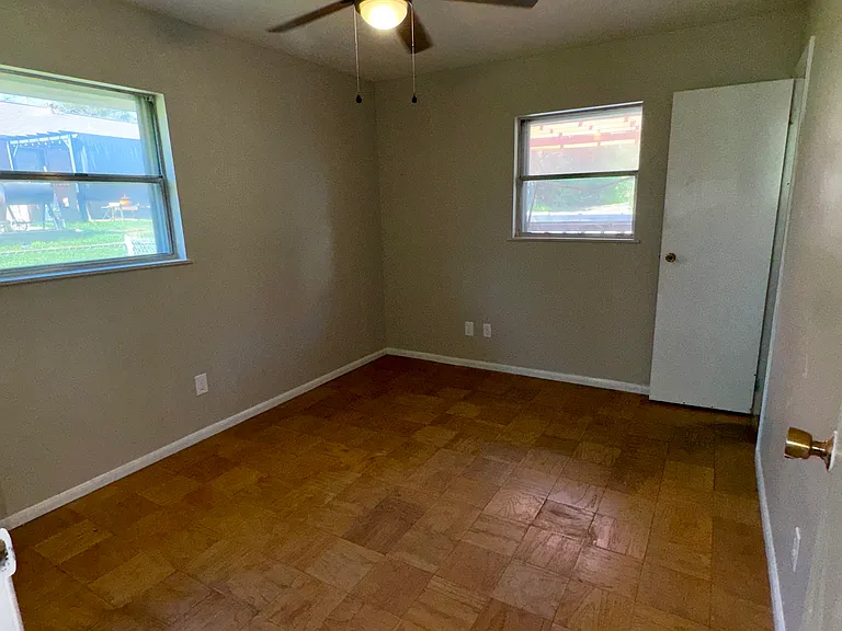 2434 Patterson Dr — Photo 9