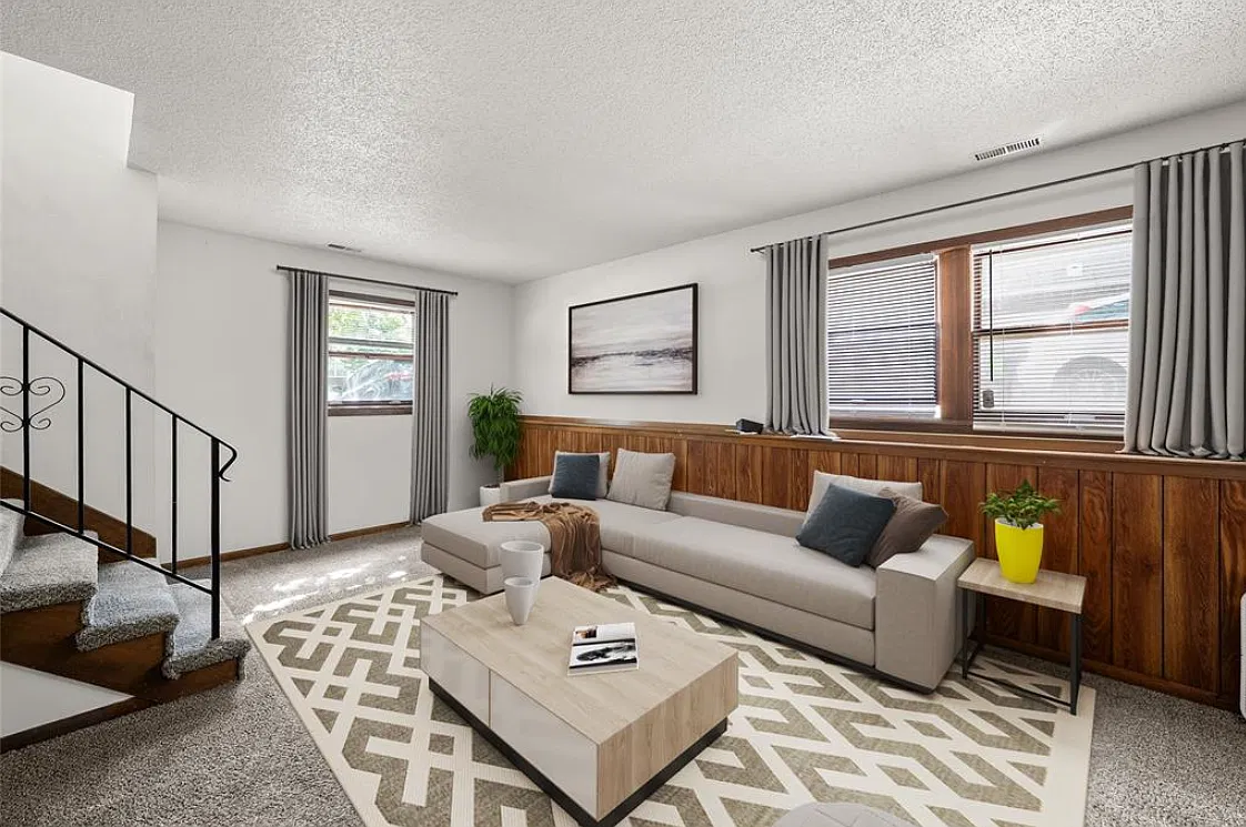 2 bed, 952 sqft, $1,195 — Photo 2
