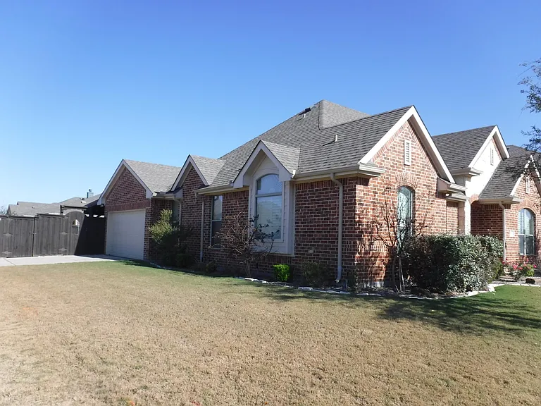 14932 Lone Spring Dr — Photo 2