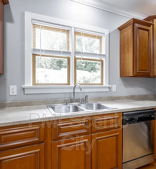513 Lytle St — Photo 22