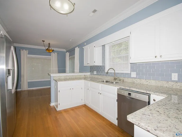 104 Lancaster Ct SW — Photo 15