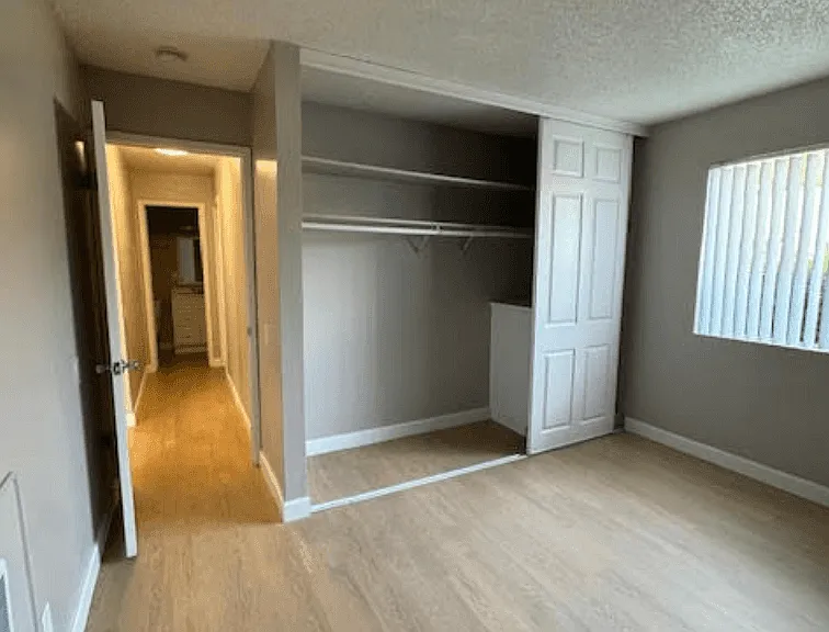 Hidden Creek Apartments — Photo 129