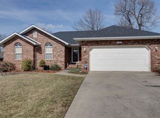 2363 W Cantebury St, Springfield, MO 65810