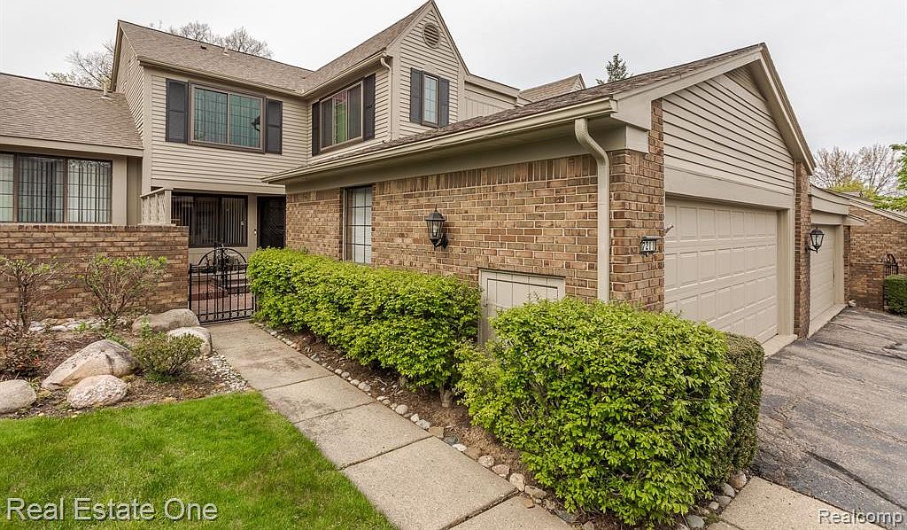 7211 Creeks Bend Dr, West Bloomfield, MI 48322 Zillow