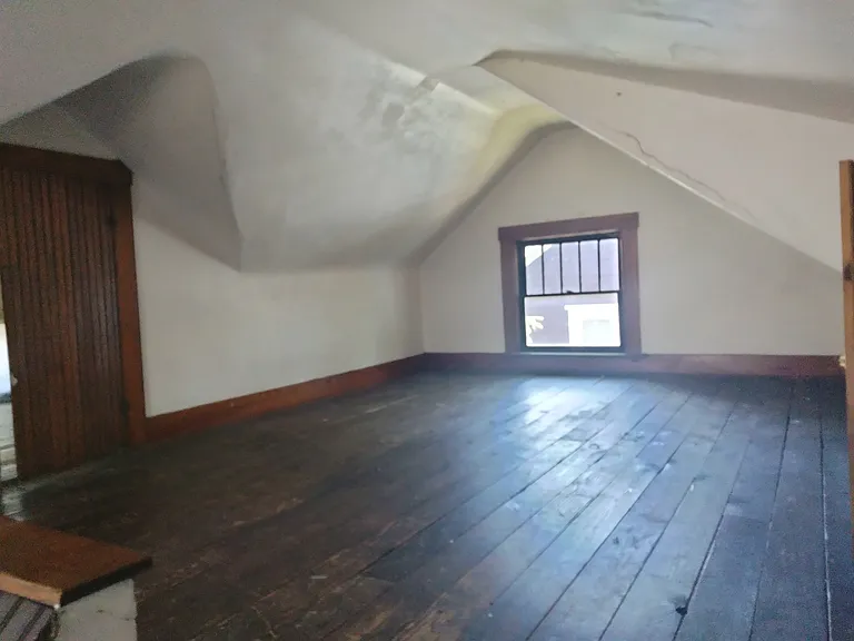 949 W Exchange St — Photo 4