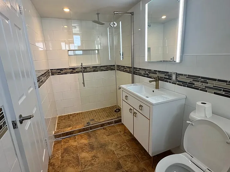 1106 Haig Blvd — Photo 3