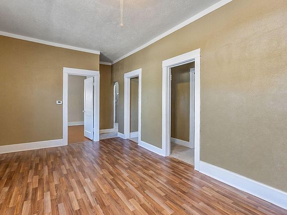 3rd image of 602 13th Ave