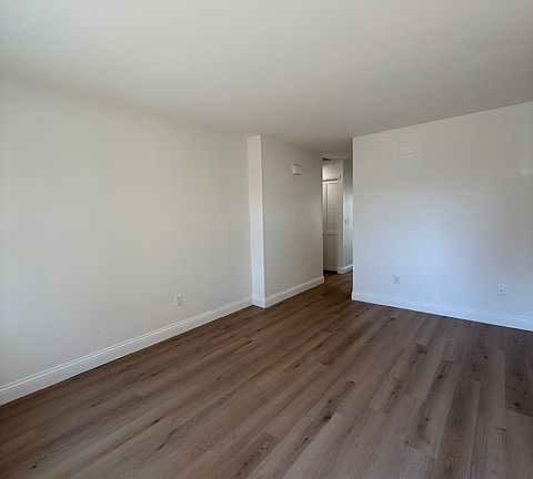 5th image of 853 Peach Hill Dr