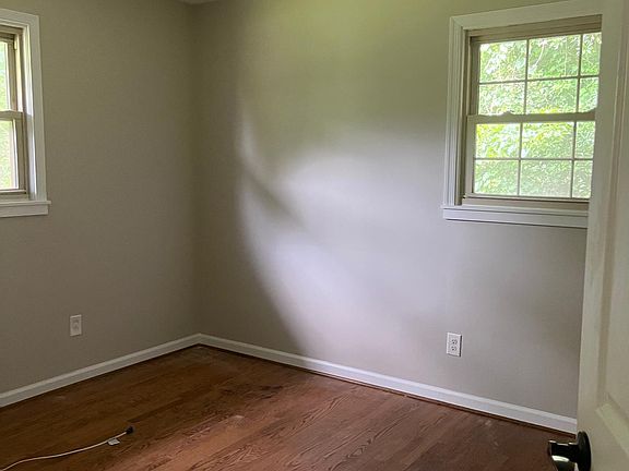 3rd image of 1509 Monsview Pl