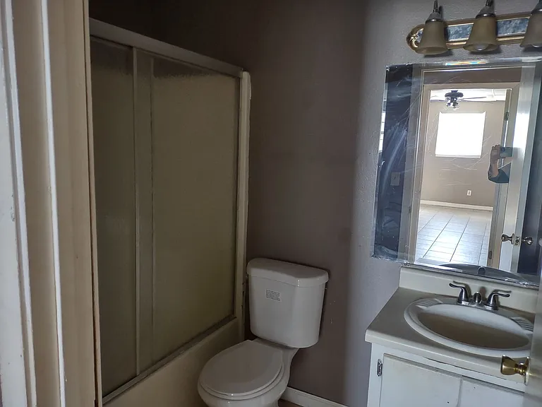 505 Oak St — Photo 17