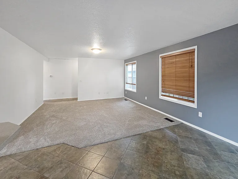 10526 SW Windsor Pl — Photo 5
