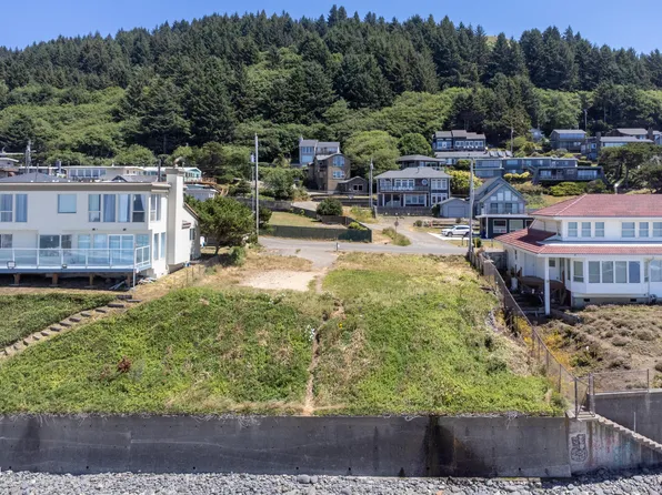 7307 NW Logan Rd, Lincoln City, OR 97367