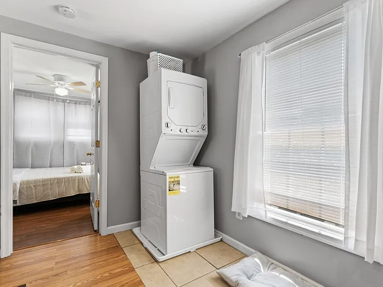 915 Lafayette Blvd #B — Photo 26