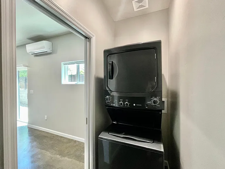 720 N Walnut St #13 — Photo 8