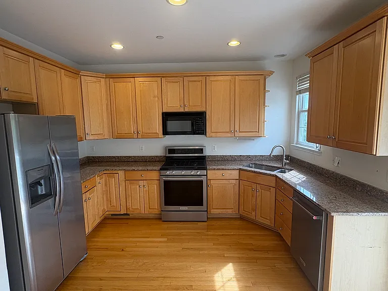 211 Anvil Way — Photo 2