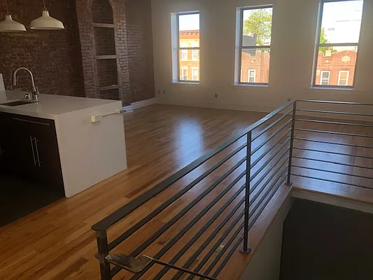 Rented by Alexander Bilu, LREB | media 5