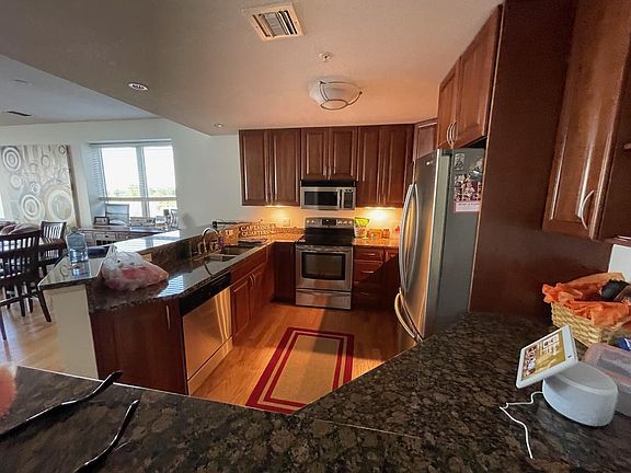 3rd image of 2964 Lakeshore Dr E #E-301