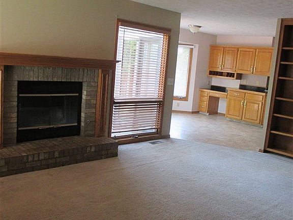 5th image of 407 Fleetwood Dr