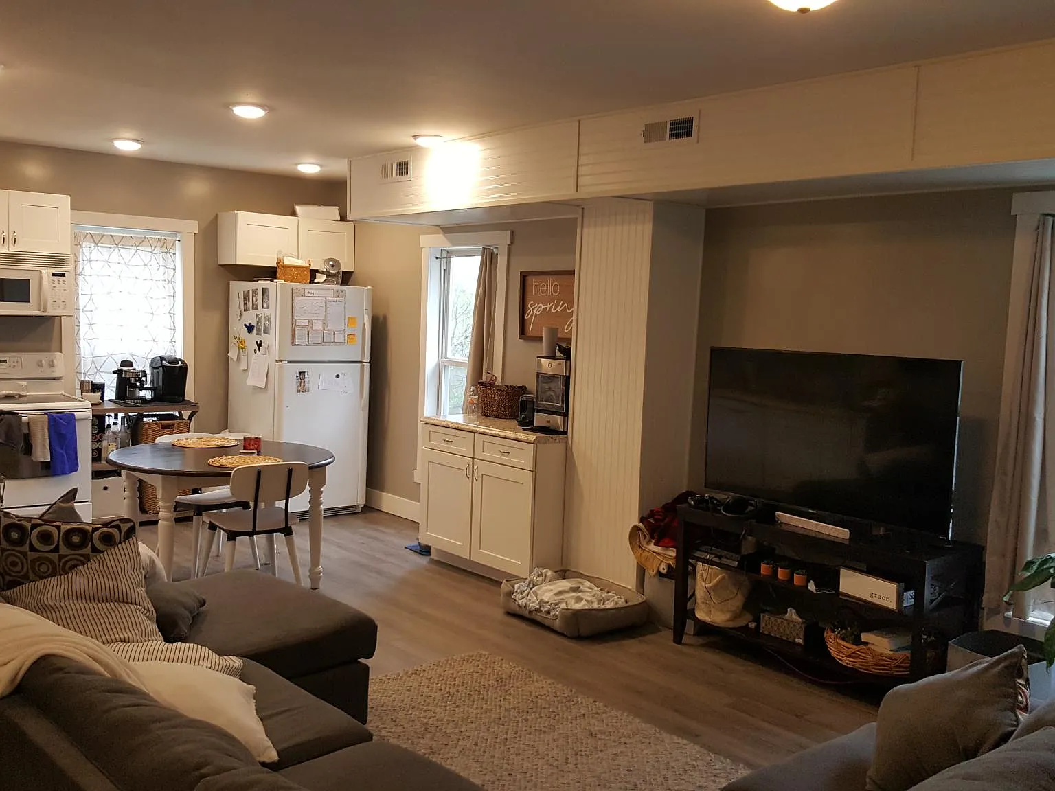 2 bed, 900 sqft, $1,100 — Photo 2