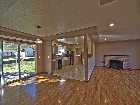 4th image of 9602 Kenwood Dr SW