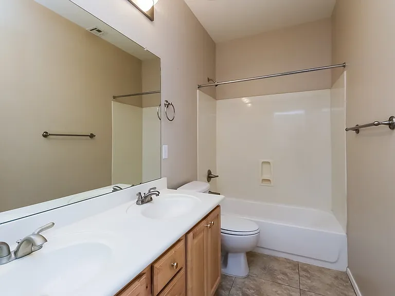 347 N Wesley — Photo 14