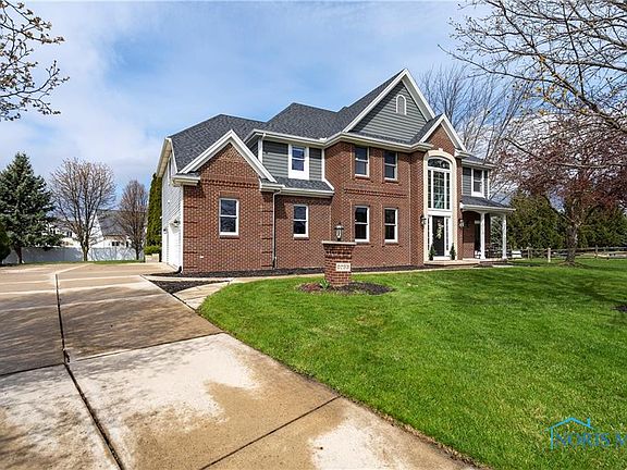3rd image of 2033 Adams Ct