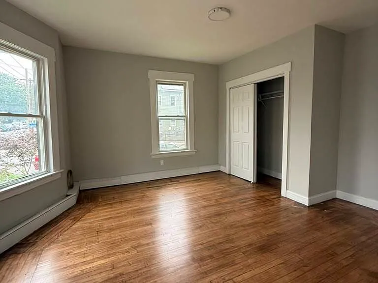 690 William St — Photo 2