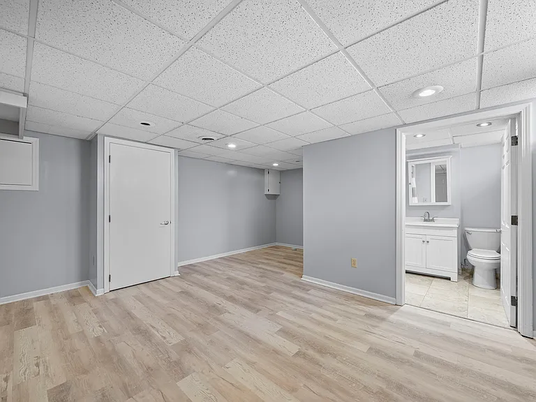 1629 Arlington Ave — Photo 34