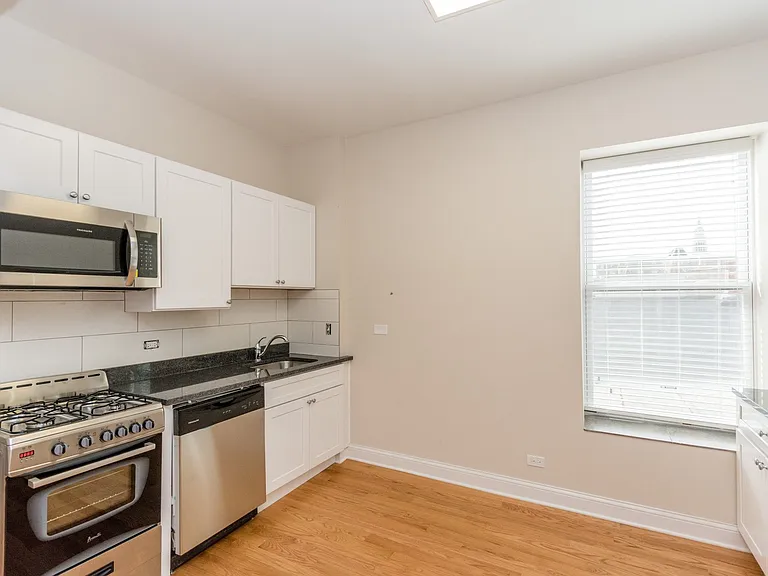 915 S Aberdeen St — Photo 8