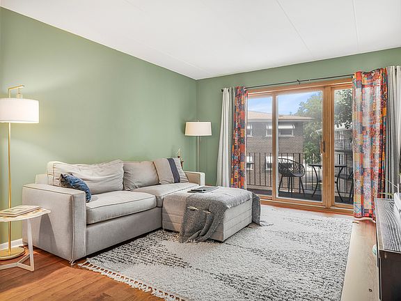 4th image of 4530 W 93rd St APT 2D