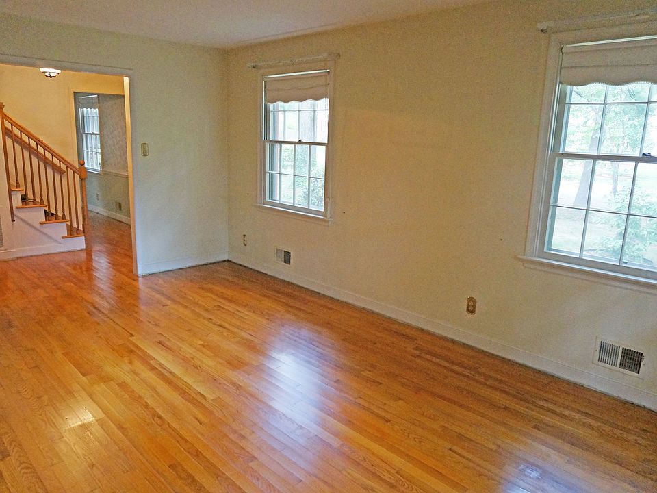 1st image of 224 Redmead Ln