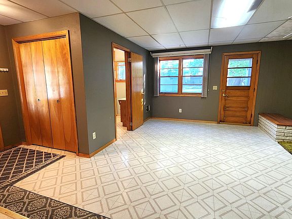 3rd image of 306 W College St