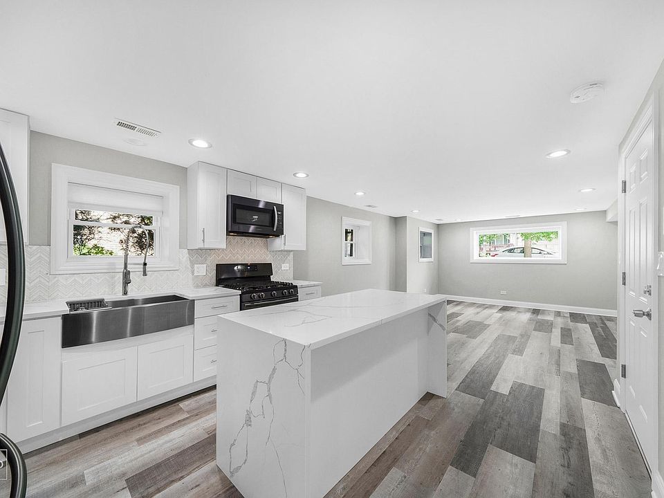 1st image of 4540 N Kenton Ave #3