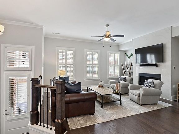 2nd image of 2129 Pembroke Dr