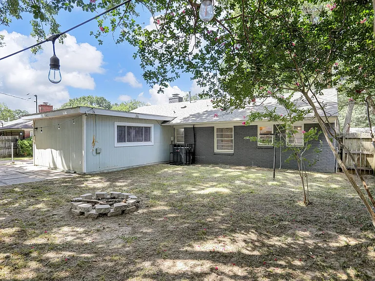 1118 S Perkins Rd — Photo 17