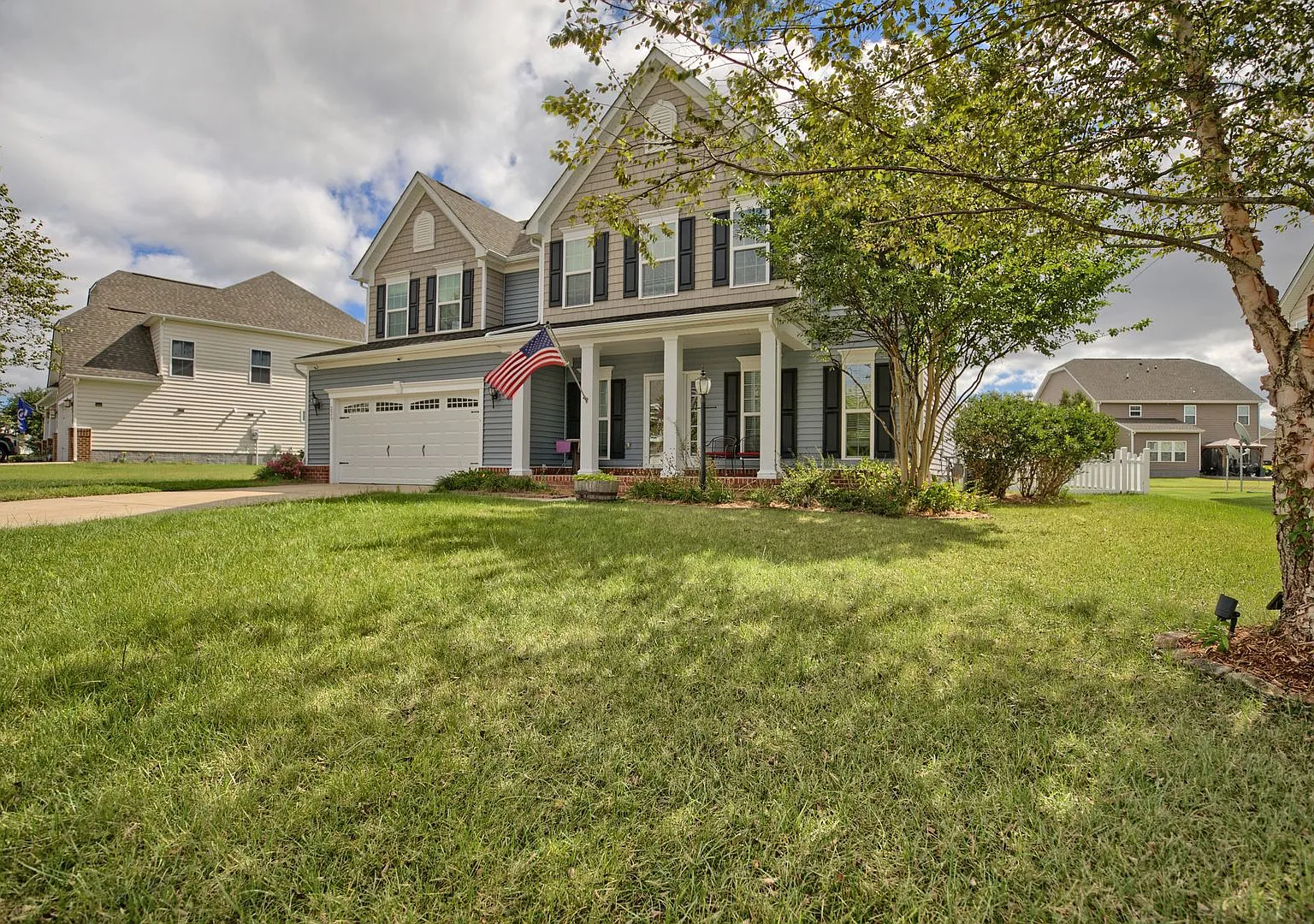 4 bed, 2.5 bath, 2767 sqft, $3,000 — Photo 3